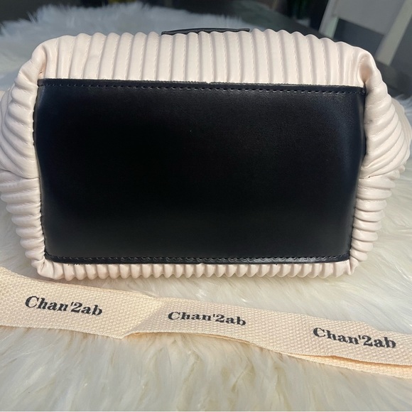 NEW Trendy Large Cream & Black Love Design Shoulder Tote Bag Purse - Picture 5 of 10